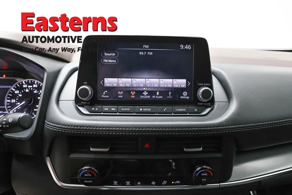 Used 2023 Gray Nissan SV image 11