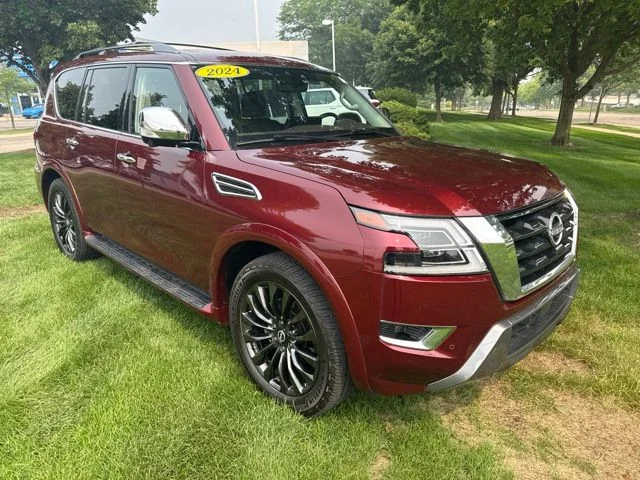 Used 2024 Red Nissan Platinum image 6