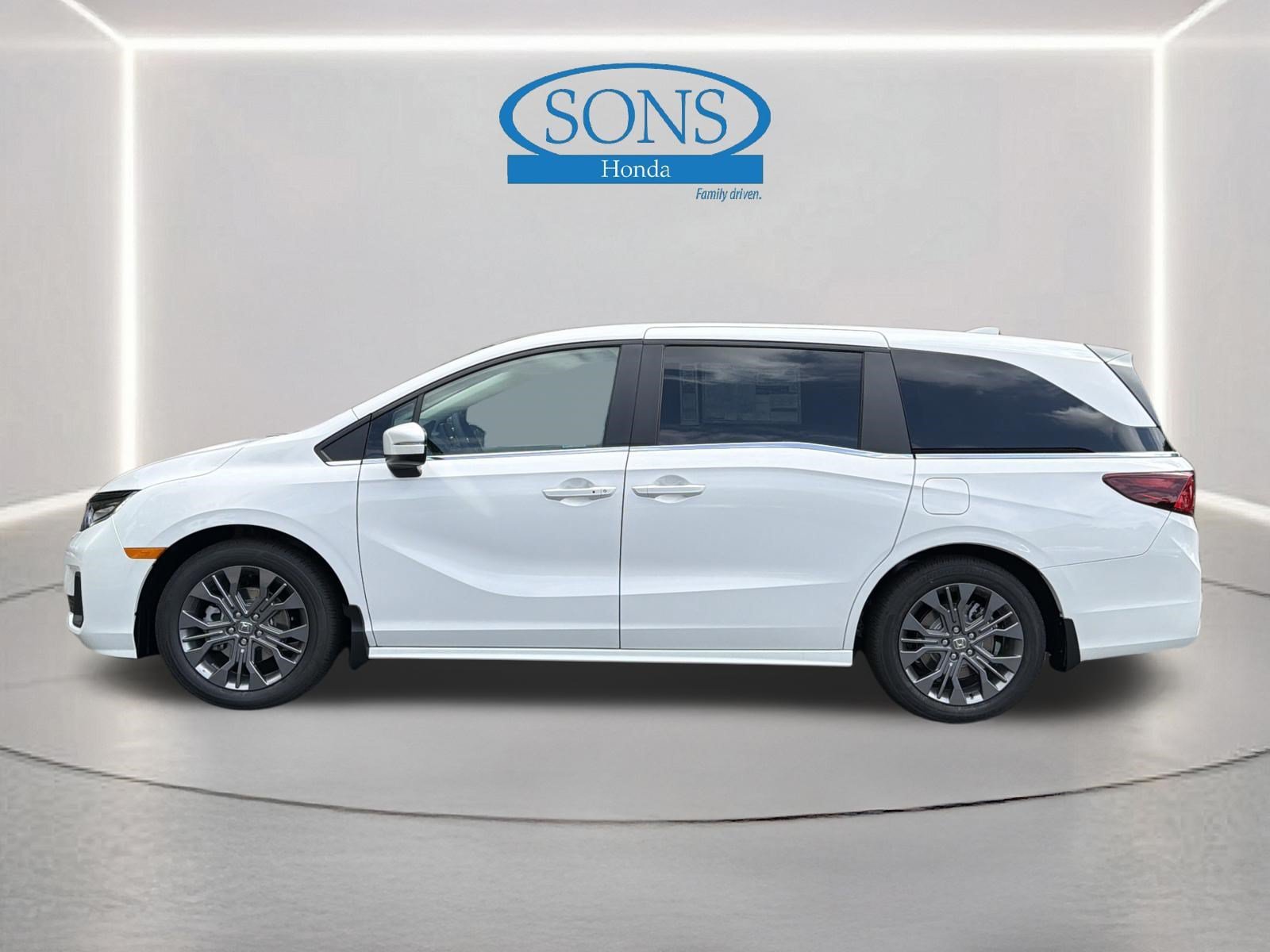 New 2027 Platinum White Pearl Honda Touring image 25