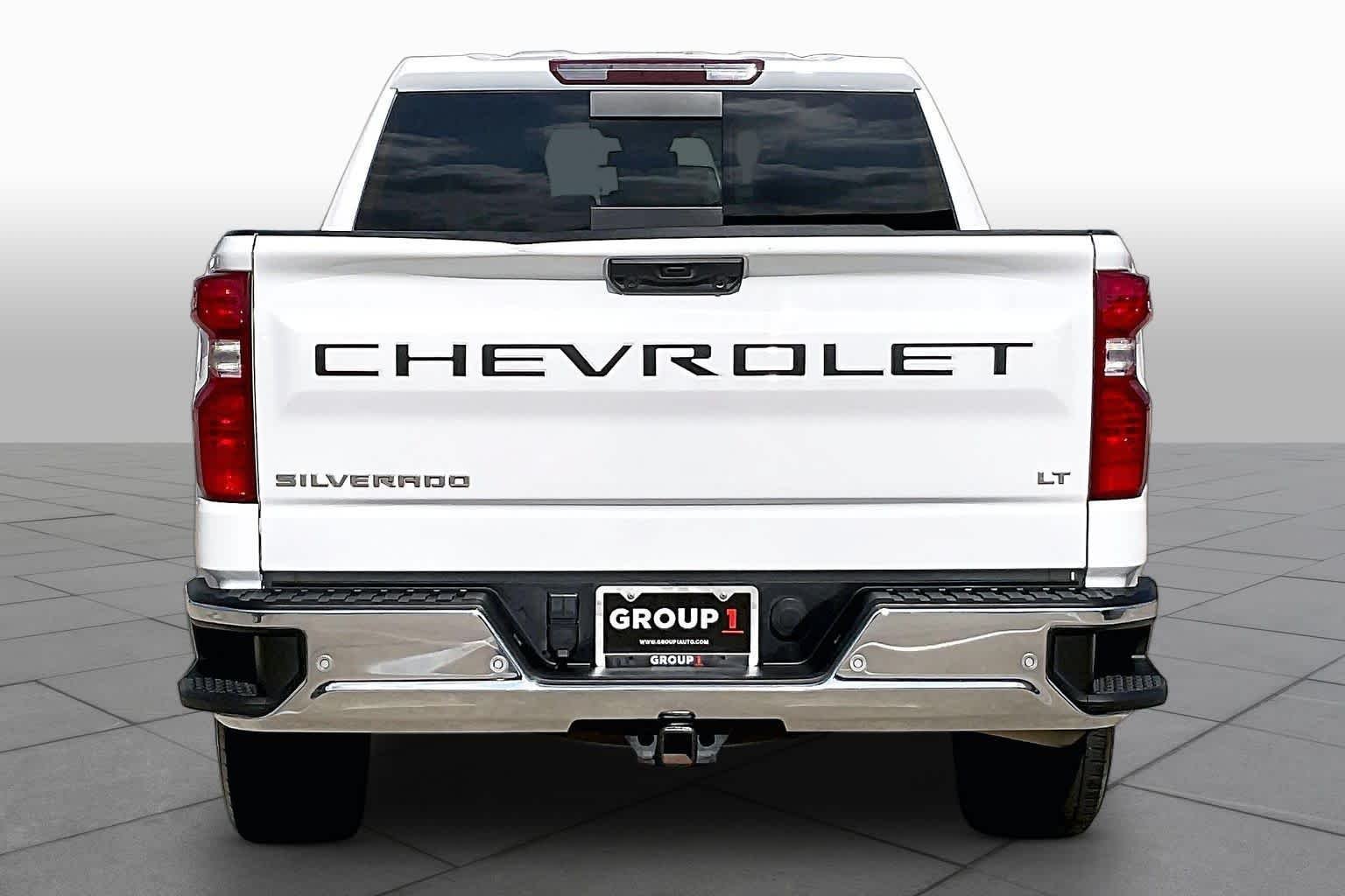 Used 2024 Summit White Chevrolet LT image 5
