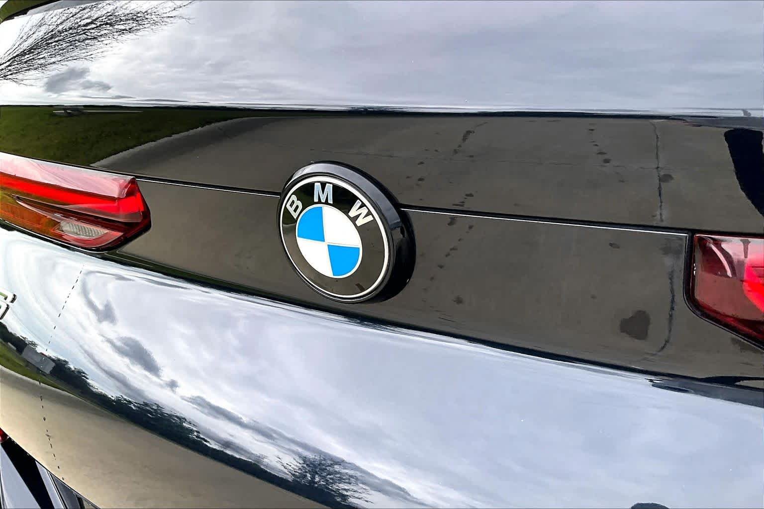 Used 2025 Carbon Black Metallic BMW xDrive40i image 30
