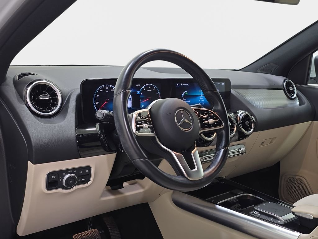 Used 2022  Mercedes-Benz GLA 250 image 19