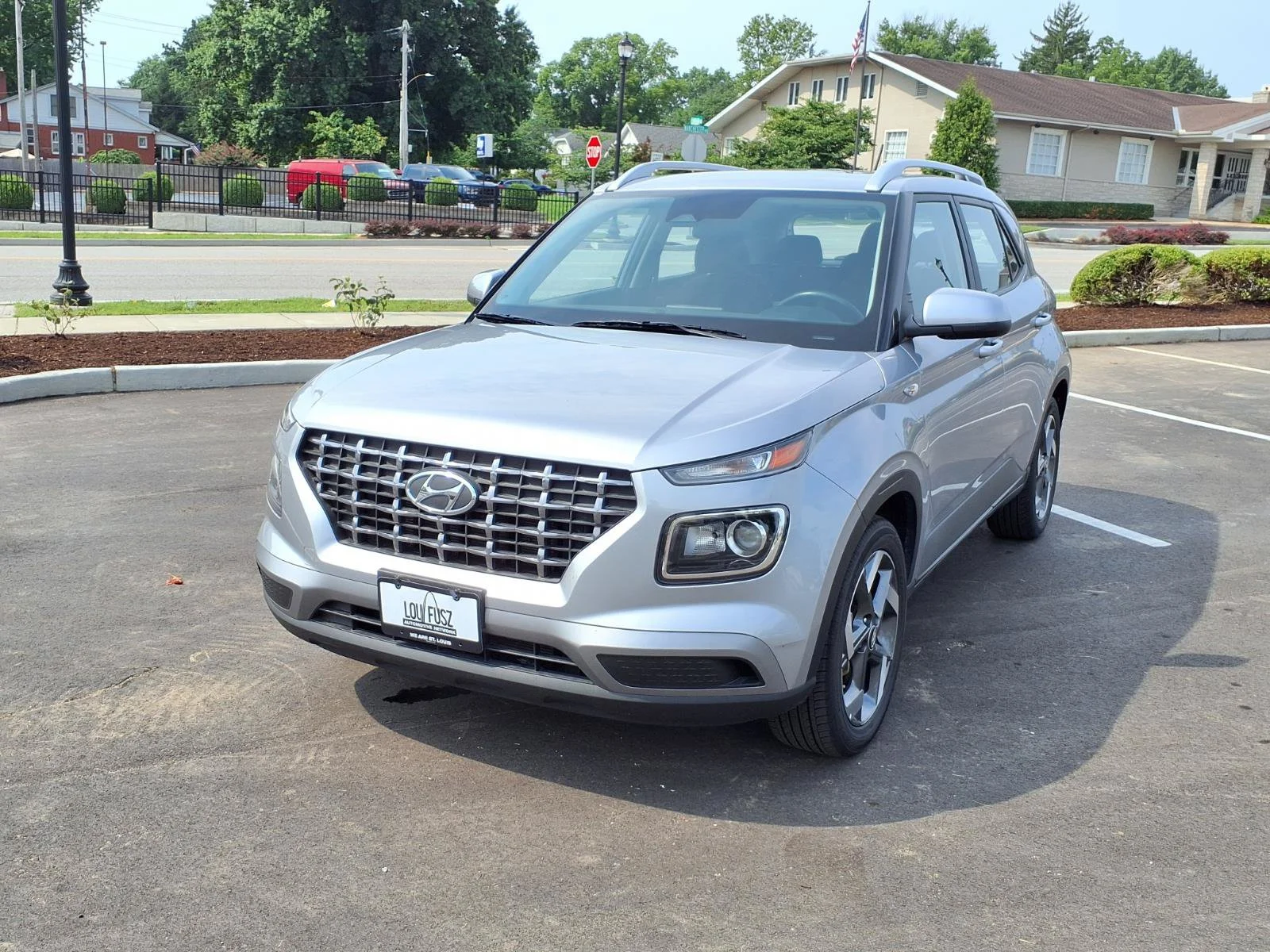 Used 2025 Shimmering Silver Hyundai SEL image 28