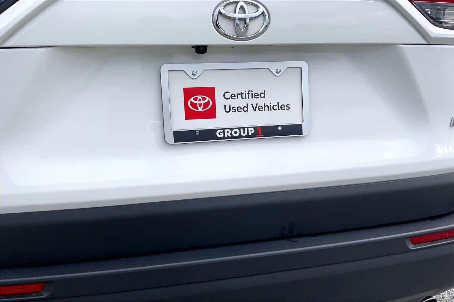 Used 2025 Ice Cap Toyota LE image 10
