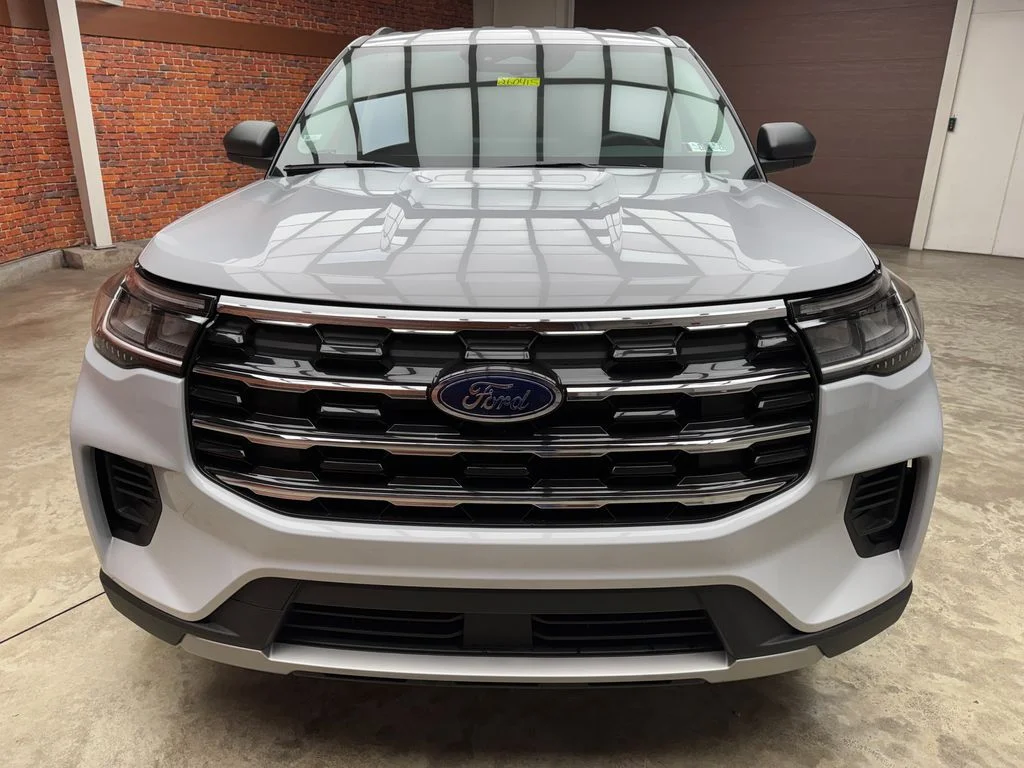 New 2026 Space White Metallic Ford Active image 8