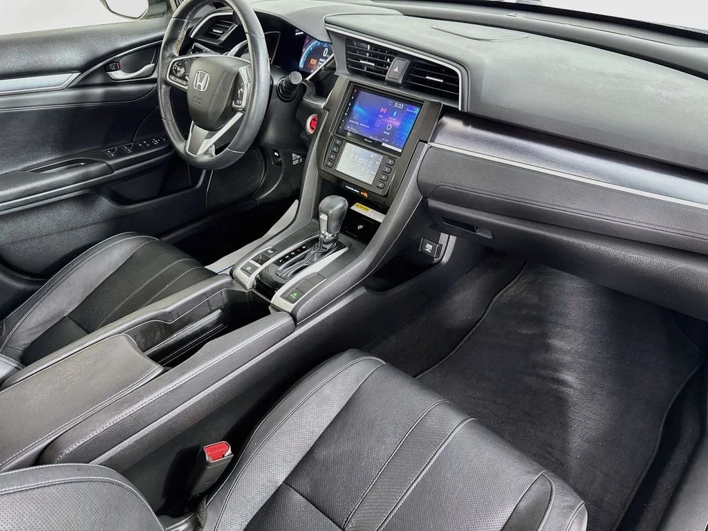 Used 2018 Black Honda Touring image 35
