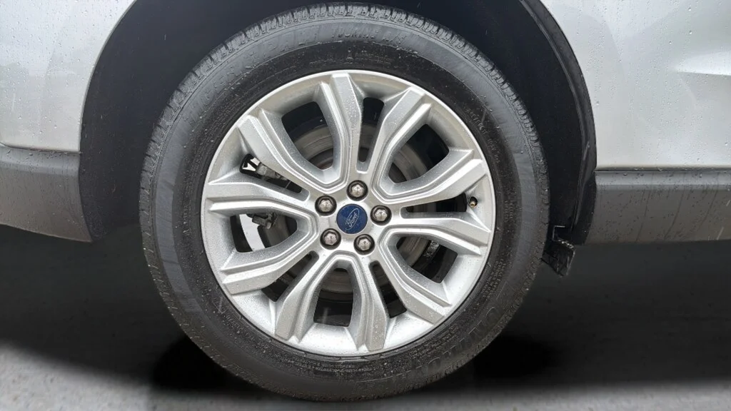 Used 2022 Iconic Silver Ford Titanium image 27