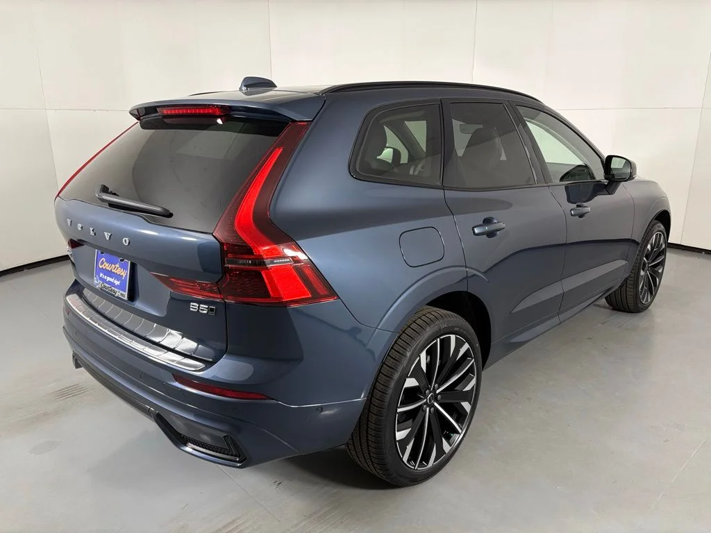 New 2026 Denim Blue Metallic Volvo Ultra image 8