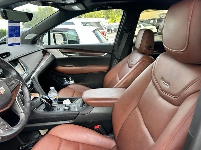 Used 2025 White Cadillac Premium Luxury image 27
