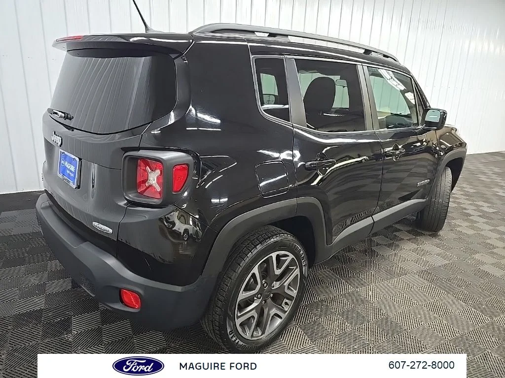 Used 2016 Black Jeep Latitude image 12