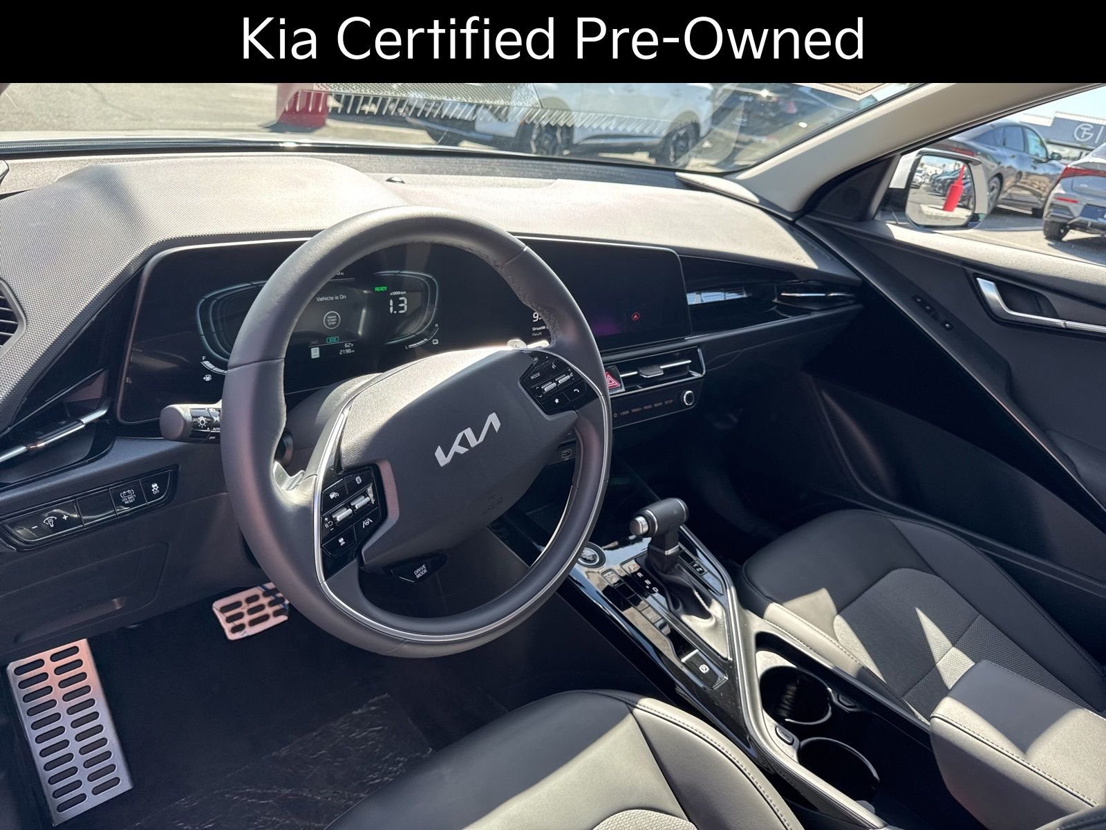 2025 Kia Niro EX Touring - Photo 19
