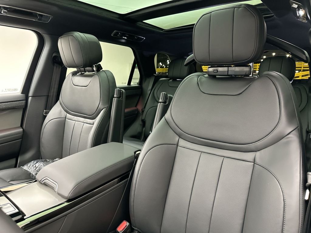 New 2027 Fuji White Land Rover SE image 10