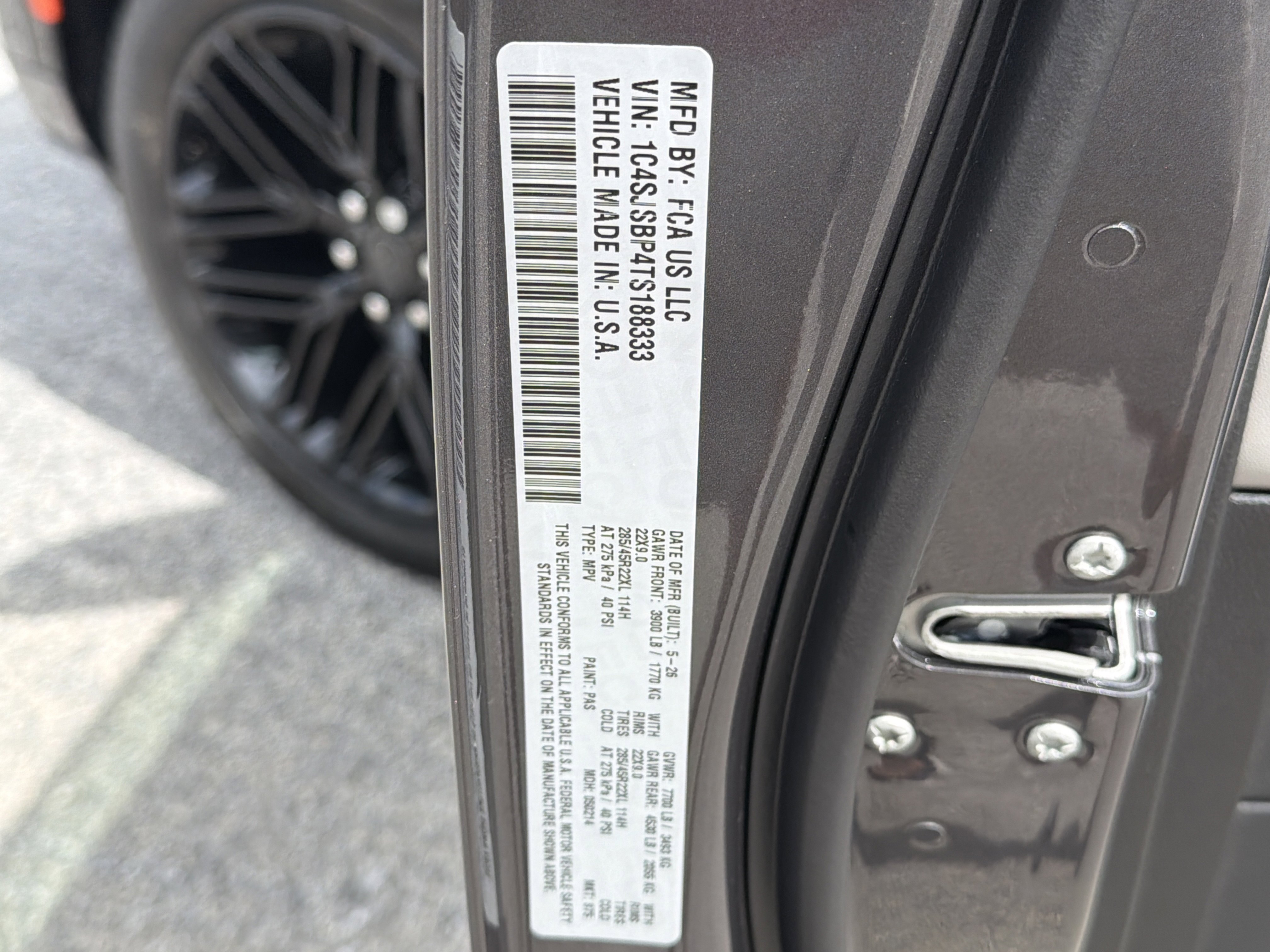 New 2026 Baltic-Gray Metallic Clear-Coat Exterior Paint Jeep Limited Reserve image 35