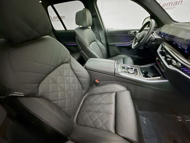 Used 2026 Gray Metallic BMW M60i image 30