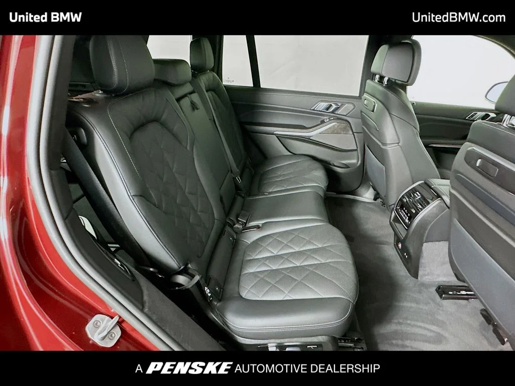 2025 BMW X7 40i - Photo 28