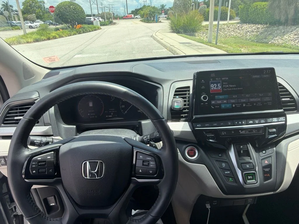Certified Used 2025 Platinum White Pearl Honda EX-L image 26