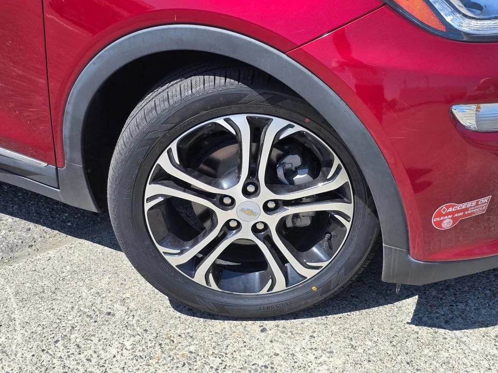 Used 2018 Chevrolet Bolt EV Premier with VIN 1G1FX6S03J4132596 for sale in North Bend, WA