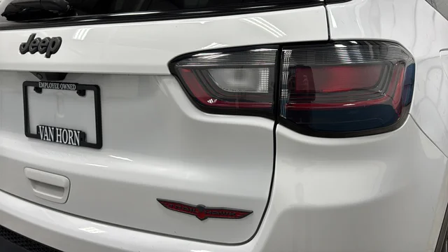 Used 2022 Bright White Clearcoat Jeep Trailhawk image 38