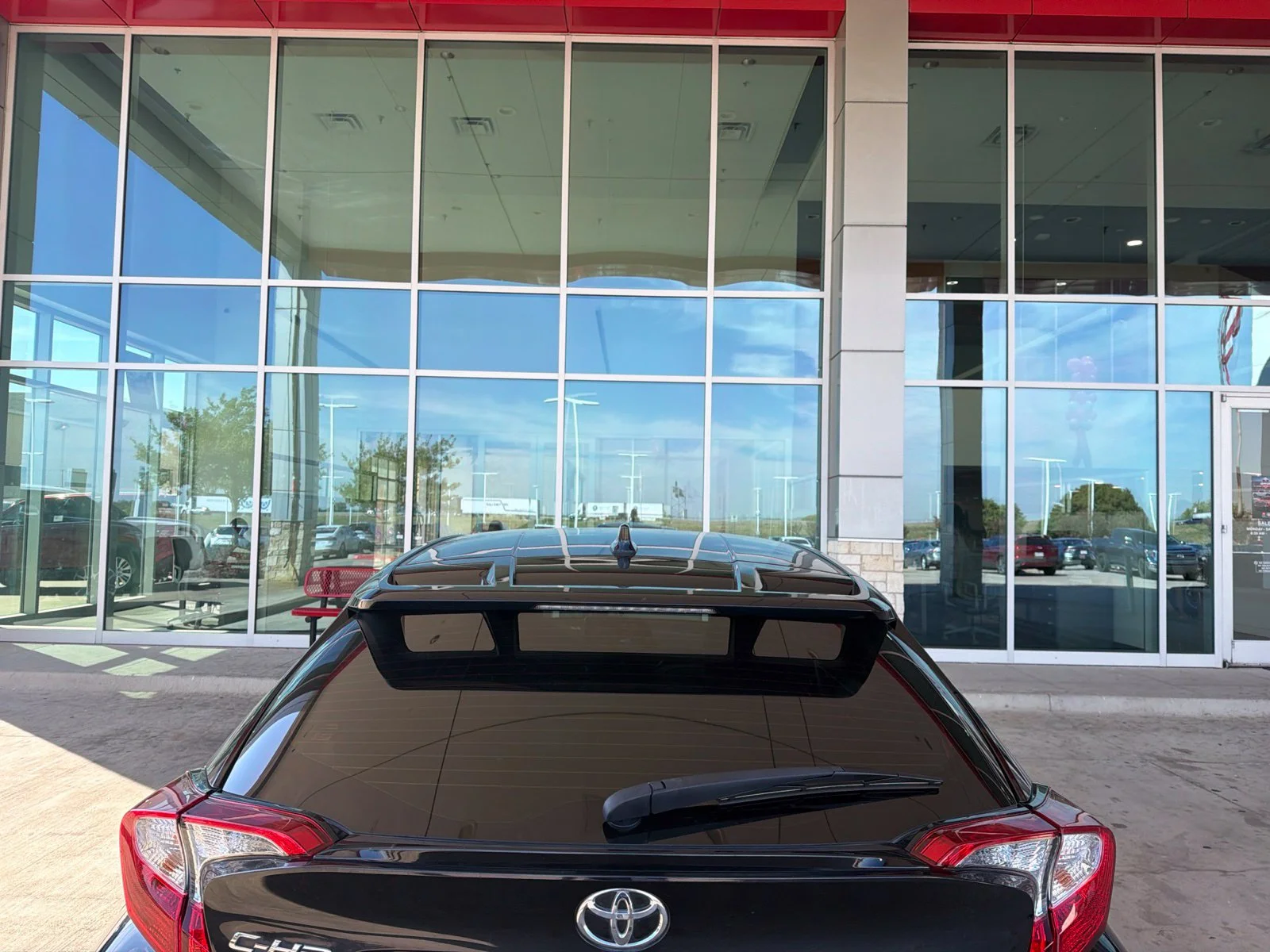 Used 2021  Toyota LE image 14