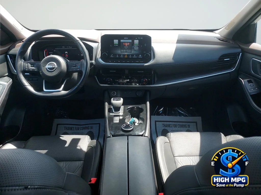 Used 2023 Silver Nissan Platinum image 26