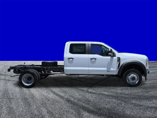 New 2026 Oxford White Ford F-450® XL image 3