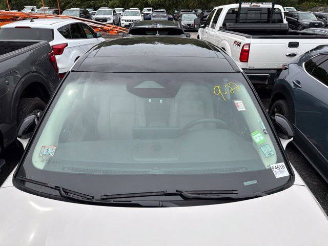 Used 2023 White Lincoln Standard image 8