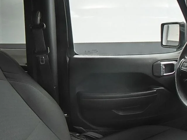 Used 2021 Black Jeep Sport image 34