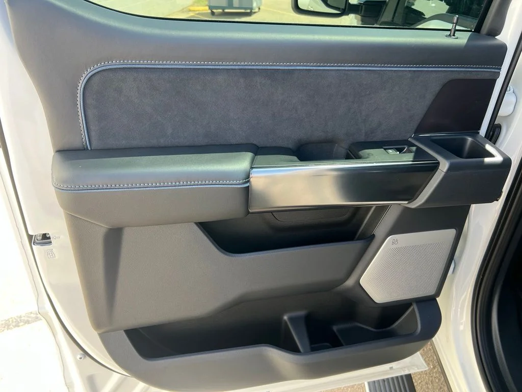 New 2026 Star White Metallic Tri-Coat Ford F-250® Platinum® image 20