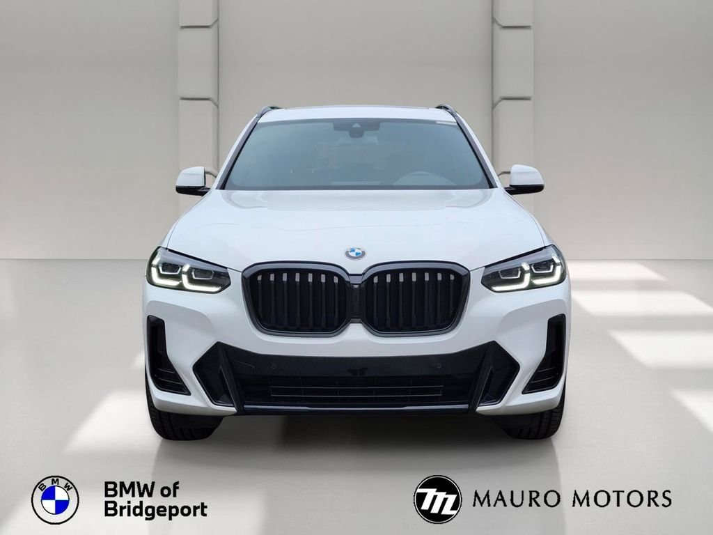 Used 2024 White BMW xDrive30i image 9