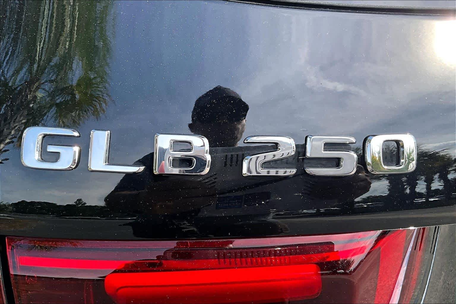 Used 2026 Night Black Mercedes-Benz GLB 250 image 10