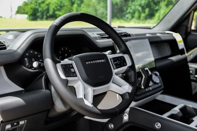 New 2026  Land Rover X-Dynamic SE image 20