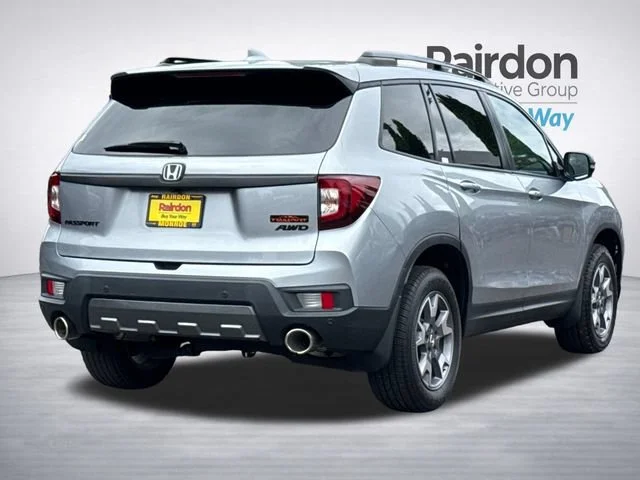 Used 2023 Lunar Silver Metallic Honda TrailSport image 6