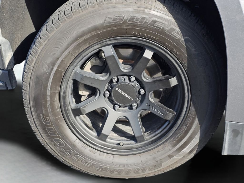 Used 2018 Satin Steel Metallic GMC SLT Standard Edition image 21