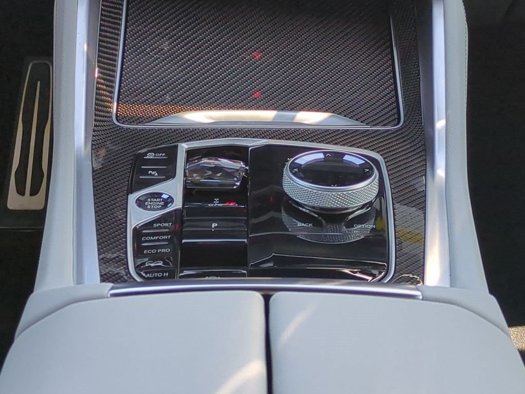 New 2027 Dravit Grey Metallic BMW M60i image 19