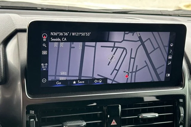 Used 2022  Lexus 460 image 23