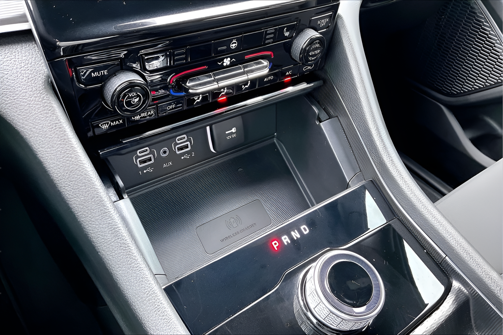 Used 2025 SELECT Jeep Laredo X image 23