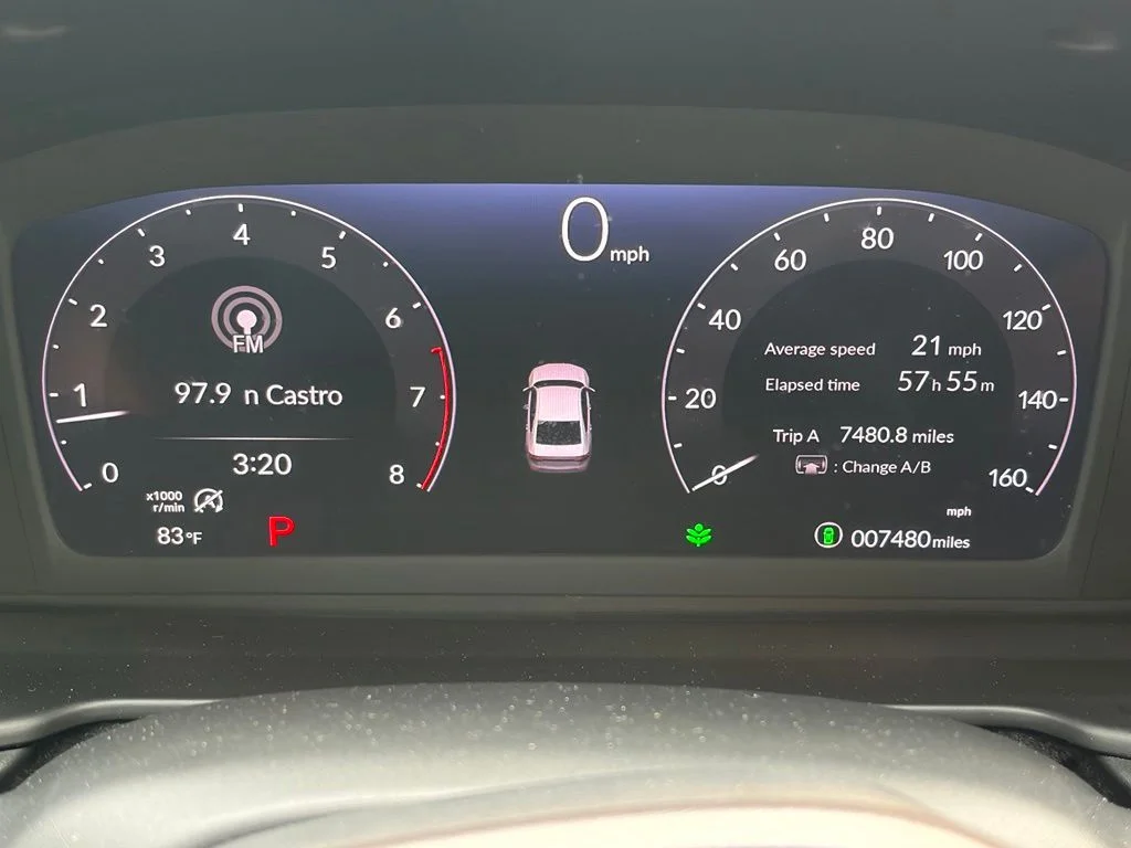 Certified Used 2025 Solar Silver Metallic Honda SE image 6