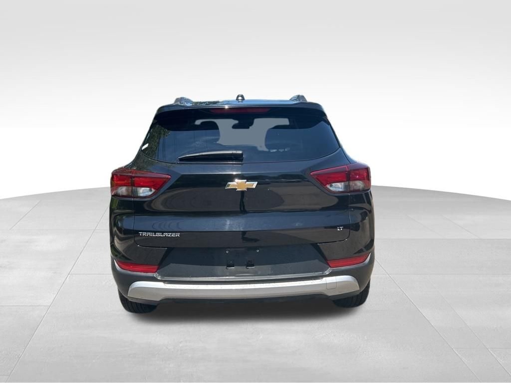 Used 2025 Black Chevrolet LT image 7