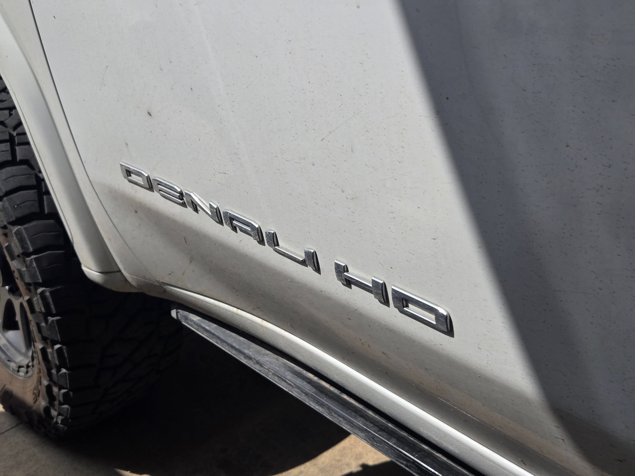 Used 2024 Summit White GMC Denali Ultimate image 4