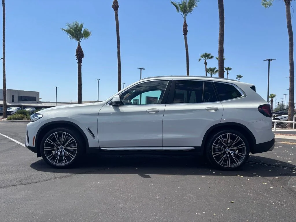 Used 2023 White BMW sDrive30i image 4