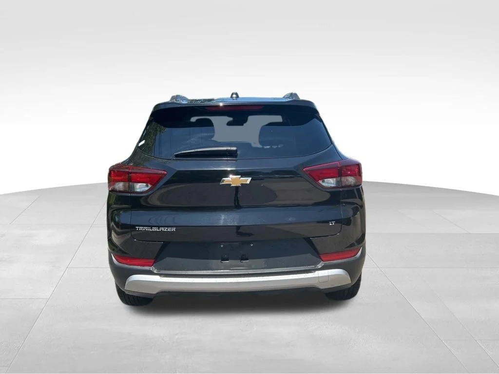 Used 2025 Black Chevrolet LT image 7