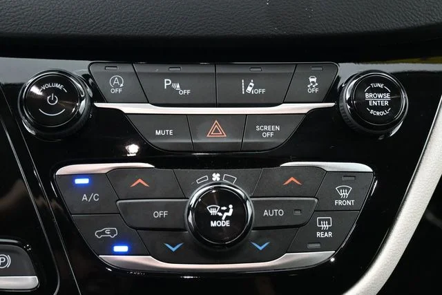 Used 2024 White Chrysler Touring L image 23