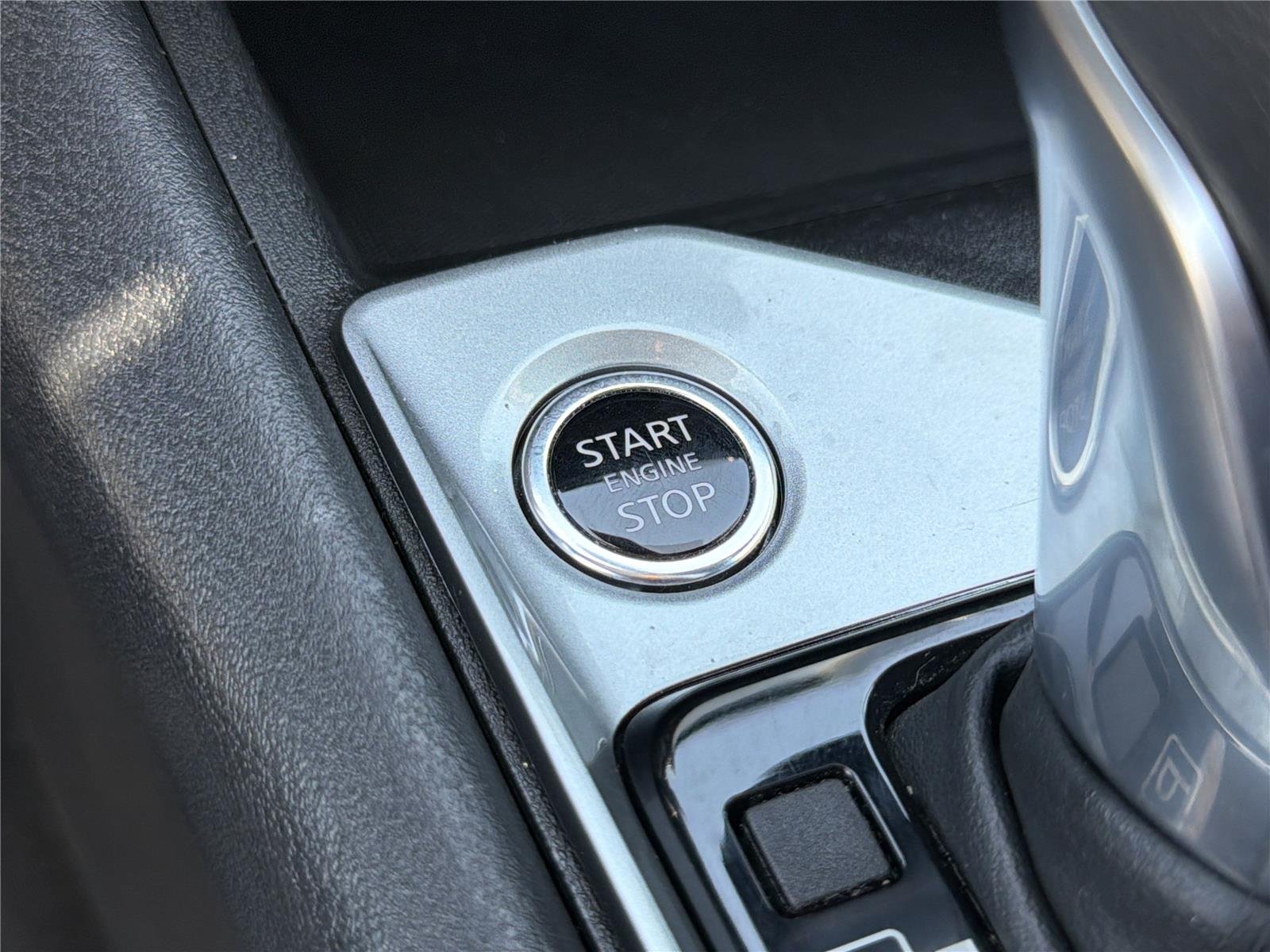 Used 2023 Glacier White Nissan 2.5 S image 9