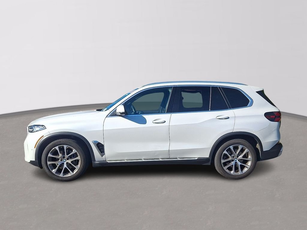 Used 2025 White Metallic BMW xDrive40i image 7