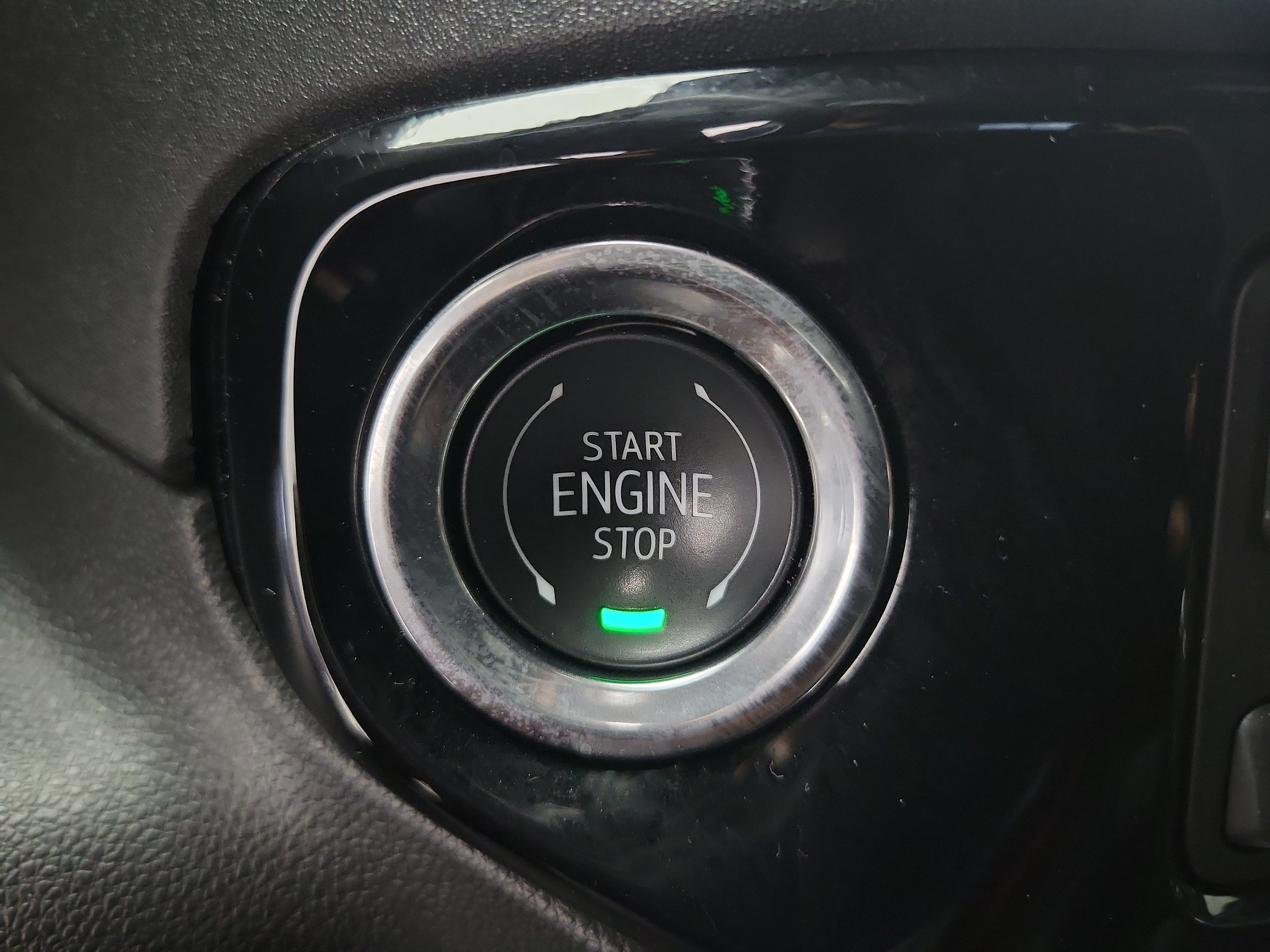 Used 2026 Sterling Metallic GMC Elevation image 30