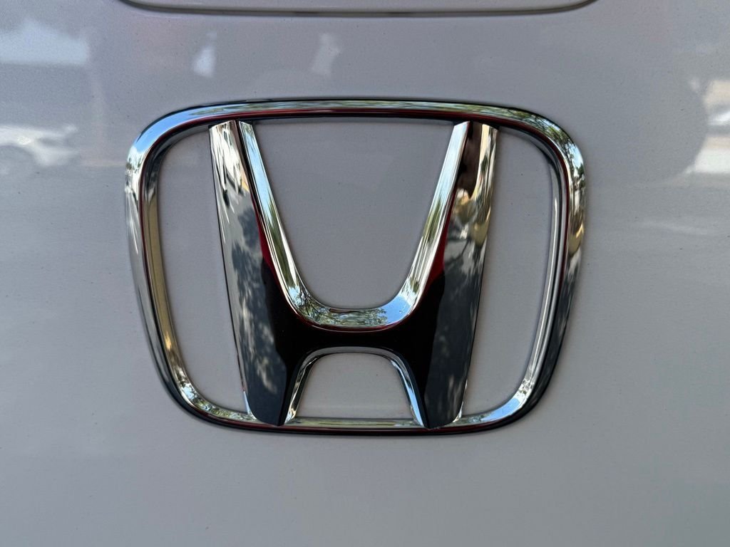 Used 2021  Honda Sport image 18