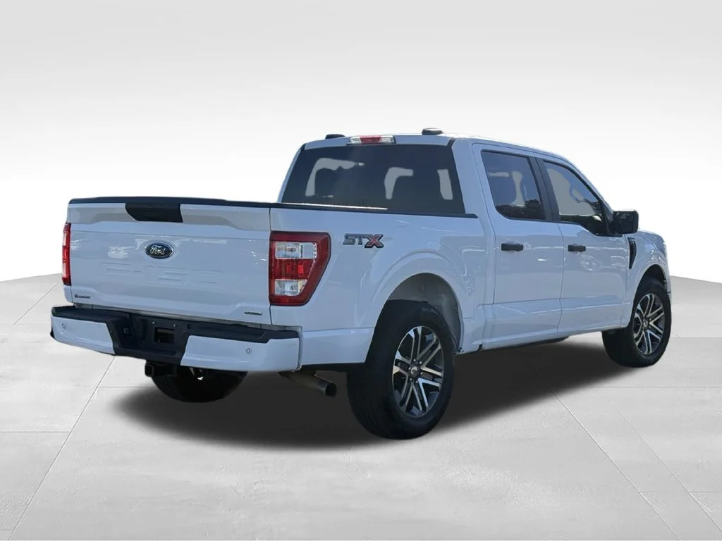 Used 2022 White Ford XL image 4