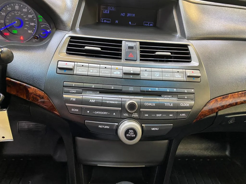 Used 2012 Silver Honda EX-L image 40