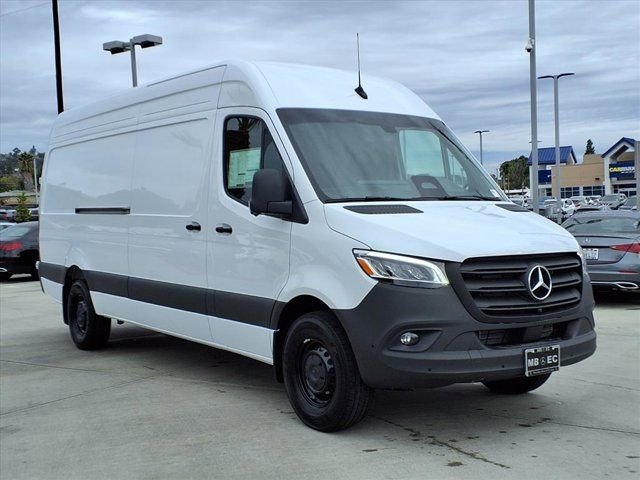 New 2026 Arctic White Mercedes-Benz Cargo 170 WB image 18