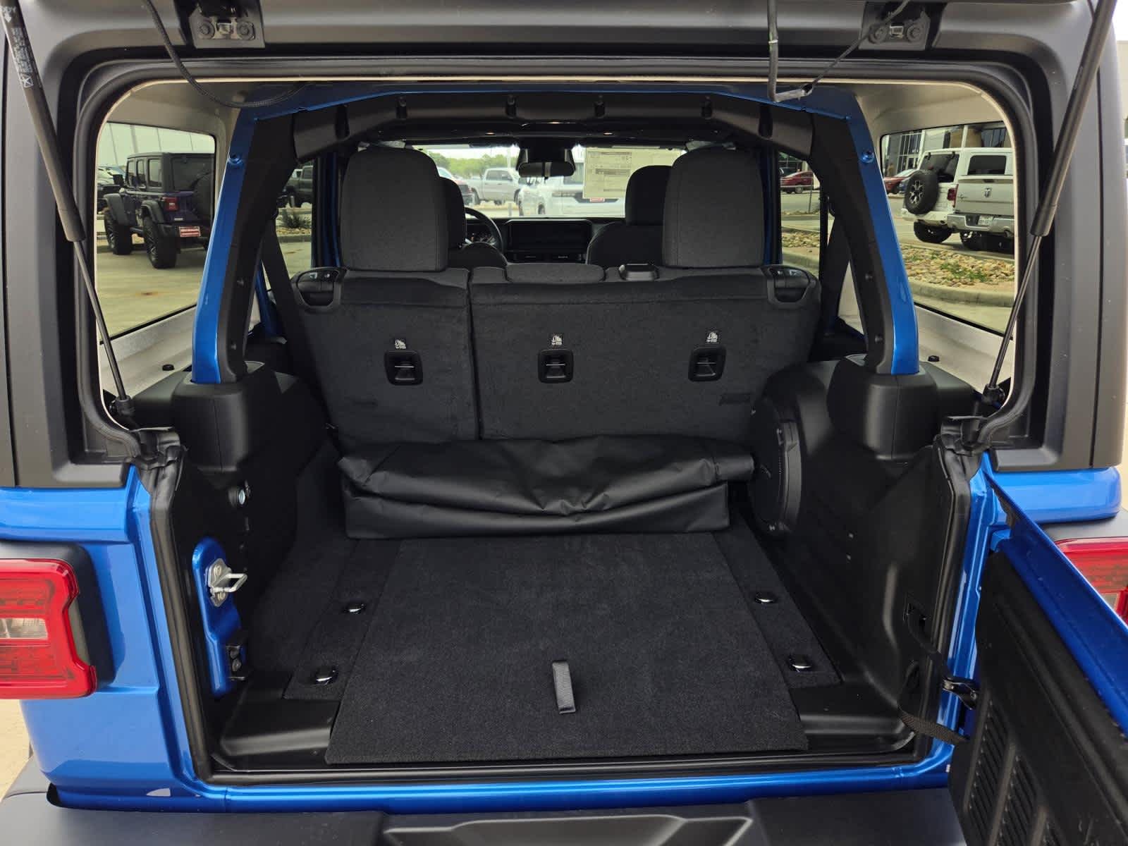 New 2026 Hydro Blue Pearl-Coat Exterior Paint Jeep Sport S image 12